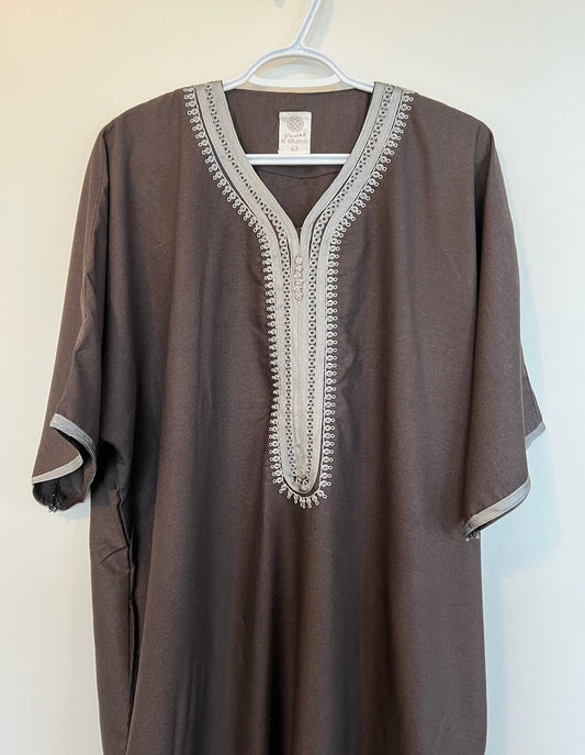 Moroccan Embroidered Thobe - Noble Crest (Mocha Brown)