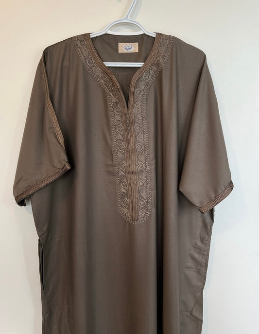 Moroccan Embroidered Thobe - Qamr Weave (Desert Taupe)