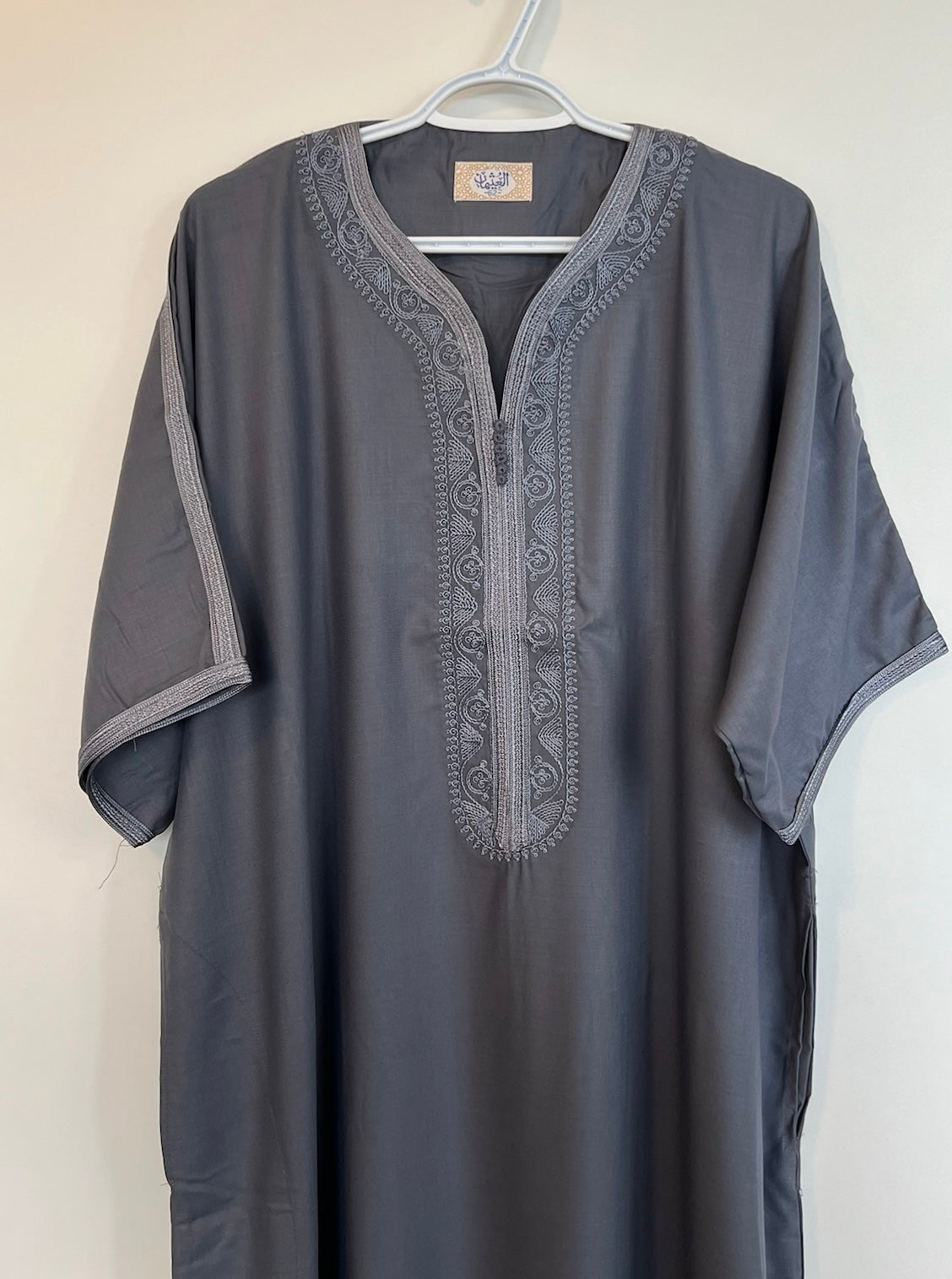 Moroccan Embroidered Thobe - Qamr Weave (Slate Grey)