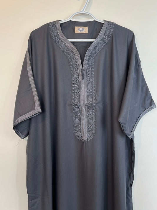 Moroccan Embroidered Thobe - Qamr Weave (Slate Grey)