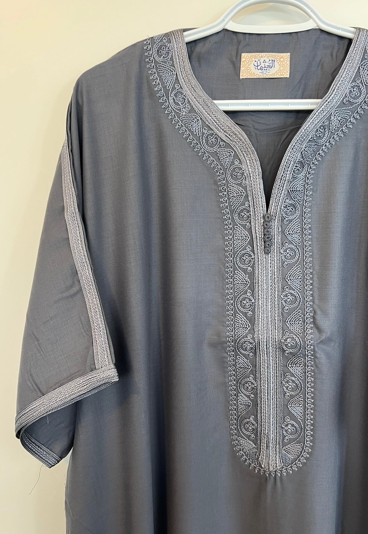 Moroccan Embroidered Thobe - Qamr Weave (Slate Grey)